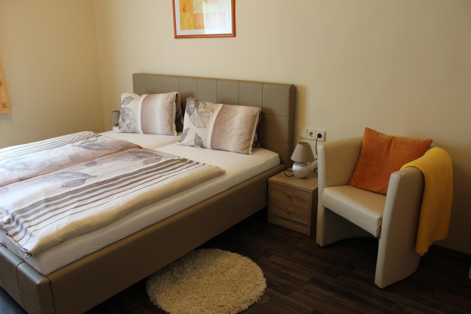Gasthof Pension Jaegerwirt Фельден-ам-Вёртер-Зе Экстерьер фото