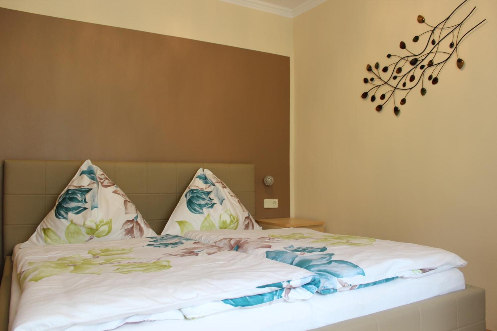Gasthof Pension Jaegerwirt Фельден-ам-Вёртер-Зе Экстерьер фото